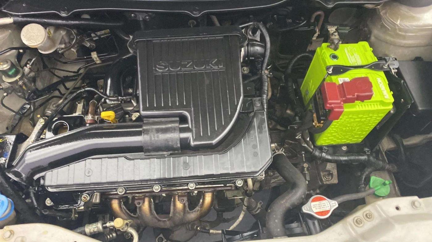 2015 Maruti Swift VXI, Petrol, Manual, 65,883 km, Open Bonet
