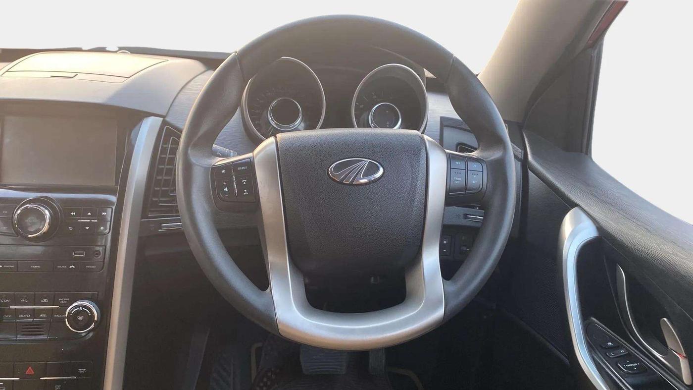 2018 Mahindra XUV500 W7 AT, Diesel, Automatic, 49,203 km, Steering Wheel Close Up