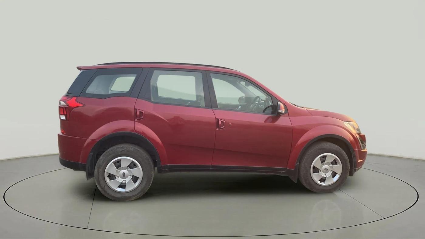 2018 Mahindra XUV500 W7 AT, Diesel, Automatic, 49,203 km, Right Side View
