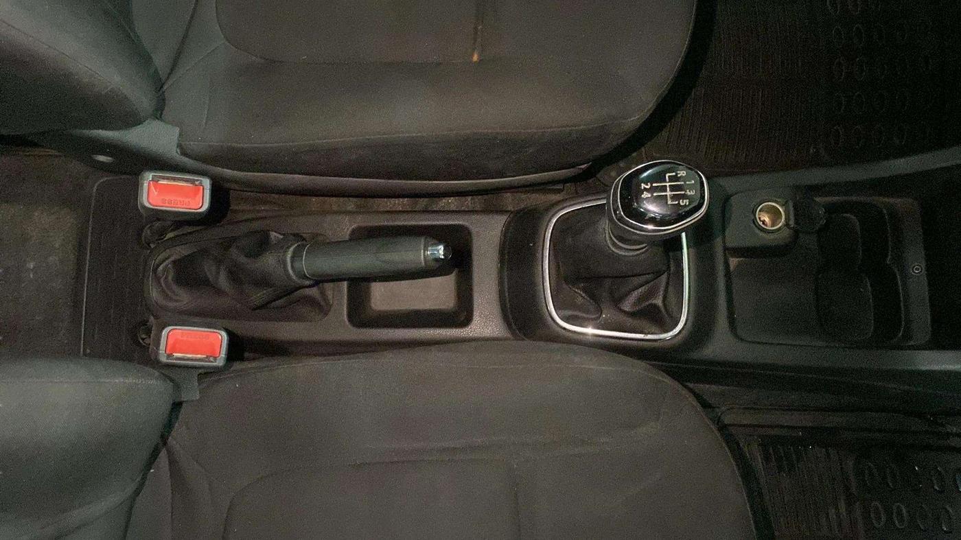 2019 Renault Kwid RXT 0.8, Petrol, Manual, 76,702 km, Gear Lever