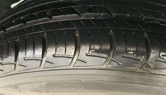 2018 Maruti Baleno DELTA PETROL 1.2, Petrol, Manual, 22,907 km, Left Front Tyre Tread