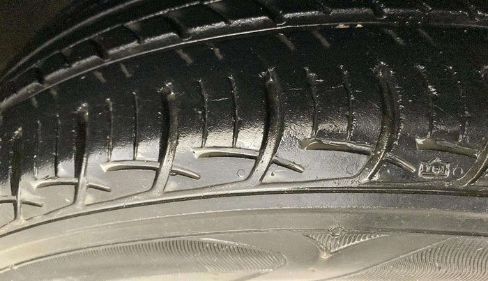 2018 Maruti Baleno DELTA PETROL 1.2, Petrol, Manual, 22,907 km, Right Front Tyre Tread