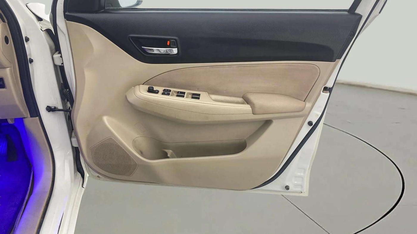 2021 Maruti Dzire VXI, Petrol, Manual, 62,691 km, Driver Side Door Panels Control