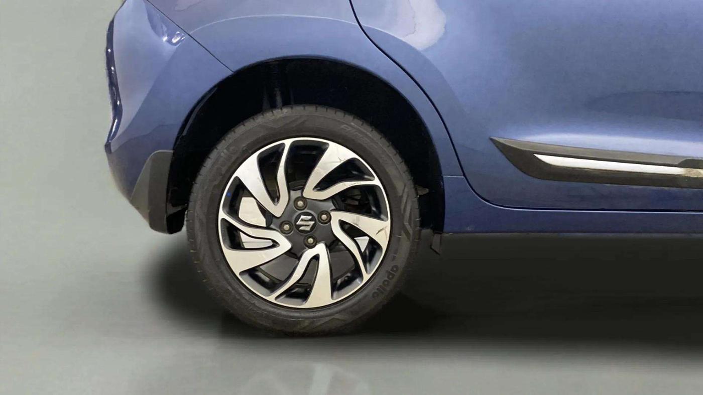 2021 Maruti Baleno ZETA CVT PETROL 1.2, Petrol, Automatic, 30,809 km, Right Rear Wheel