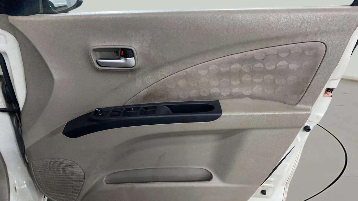 2016 Maruti Celerio ZXI (O), CNG, Manual, 95,807 km, Driver Side Door Panels Control