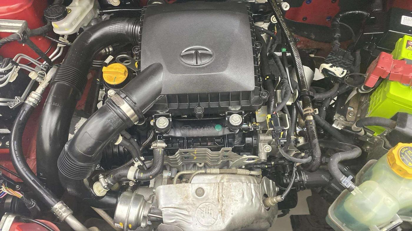 2022 Tata NEXON XZ PLUS PETROL, Petrol, Manual, 19,300 km, Engine View