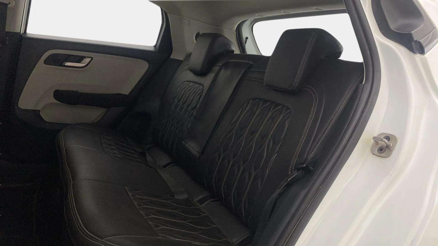 2024 Tata ALTROZ XZ PLUS SUNROOF CNG, CNG, Manual, 30,282 km, Right Side Rear Door Cabin