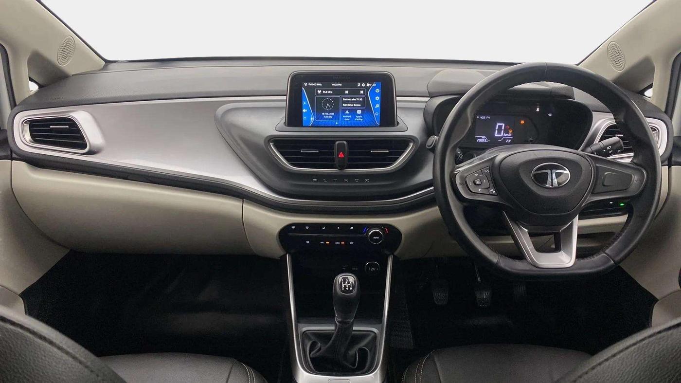 2024 Tata ALTROZ XZ PLUS SUNROOF CNG, CNG, Manual, 30,282 km, Dashboard