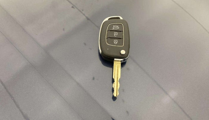 2019 Hyundai VENUE SX 1.0 TURBO, Petrol, Manual, 22,525 km, Key Close Up
