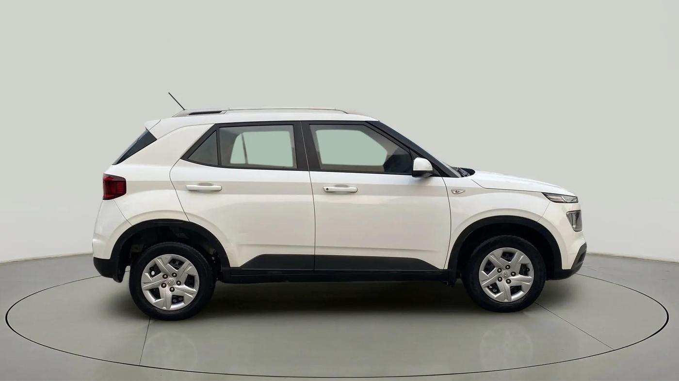 2021 Hyundai VENUE S 1.5 CRDI, Diesel, Manual, 58,279 km, Right Side View