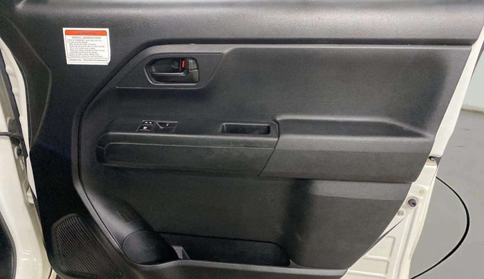 2021 Maruti New Wagon-R LXI CNG (O) 1.0, CNG, Manual, 32,387 km, Driver Side Door Panels Control