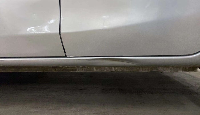 2014 Toyota Etios Liva G, Petrol, Manual, 63,636 km, Left running board - Slightly dented