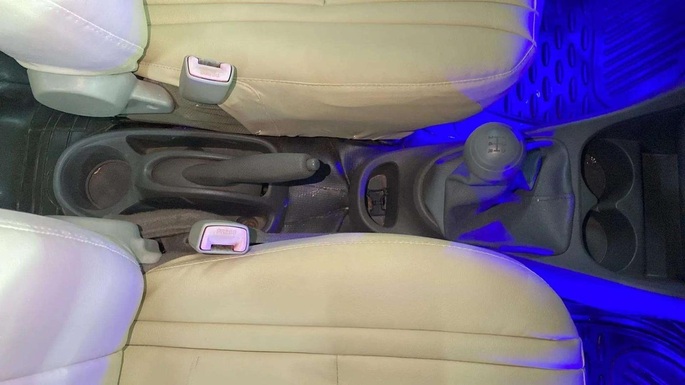 2014 Toyota Etios Liva G, Petrol, Manual, 63,701 km, Gear Lever