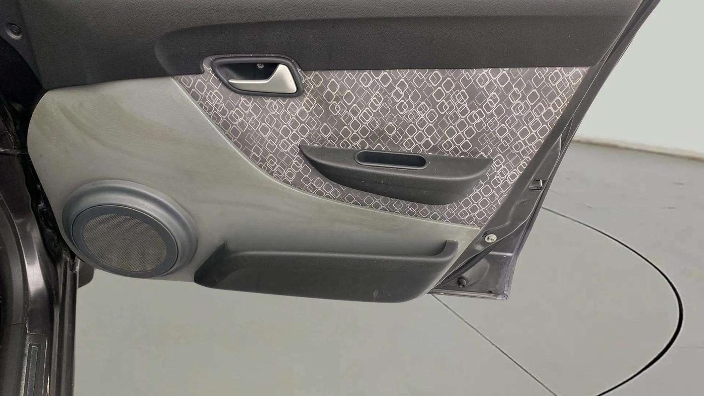2016 Maruti Alto 800 LXI, Petrol, Manual, 18,714 km, Driver Side Door Panels Control