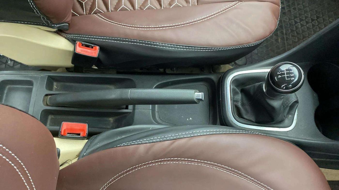 2017 Volkswagen Ameo HIGHLINE1.2L, Petrol, Manual, 44,792 km, Gear Lever