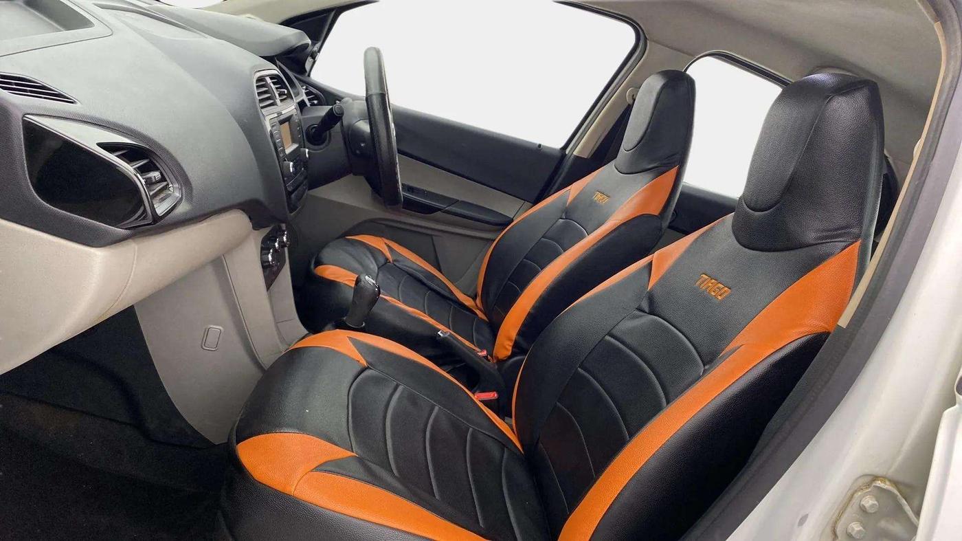 2018 Tata Tiago XT PETROL, Petrol, Manual, 53,675 km, Right Side Front Door Cabin