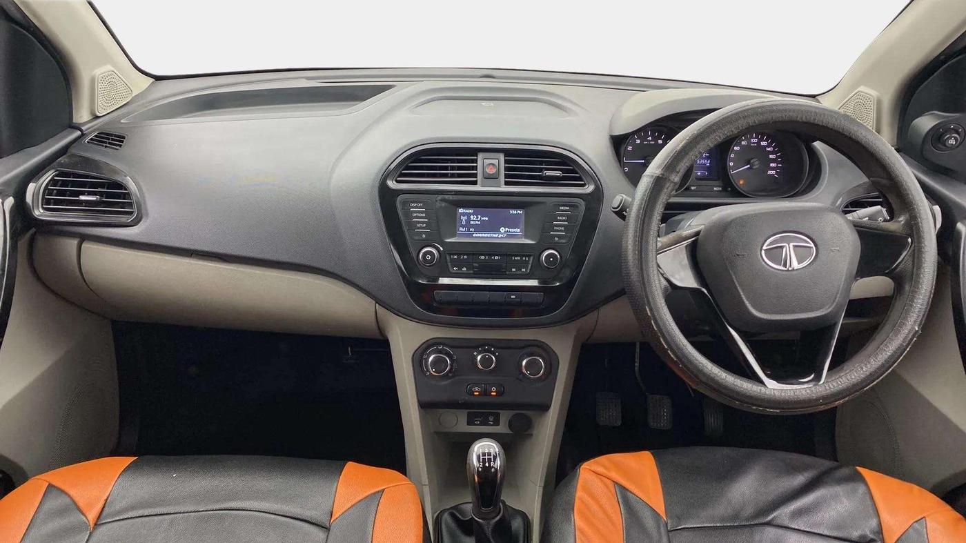 2018 Tata Tiago XT PETROL, Petrol, Manual, 53,675 km, Dashboard