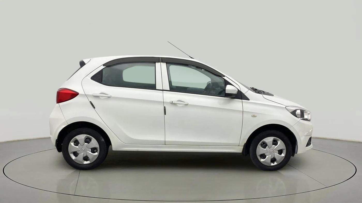 2018 Tata Tiago XT PETROL, Petrol, Manual, 53,675 km, Right Side View