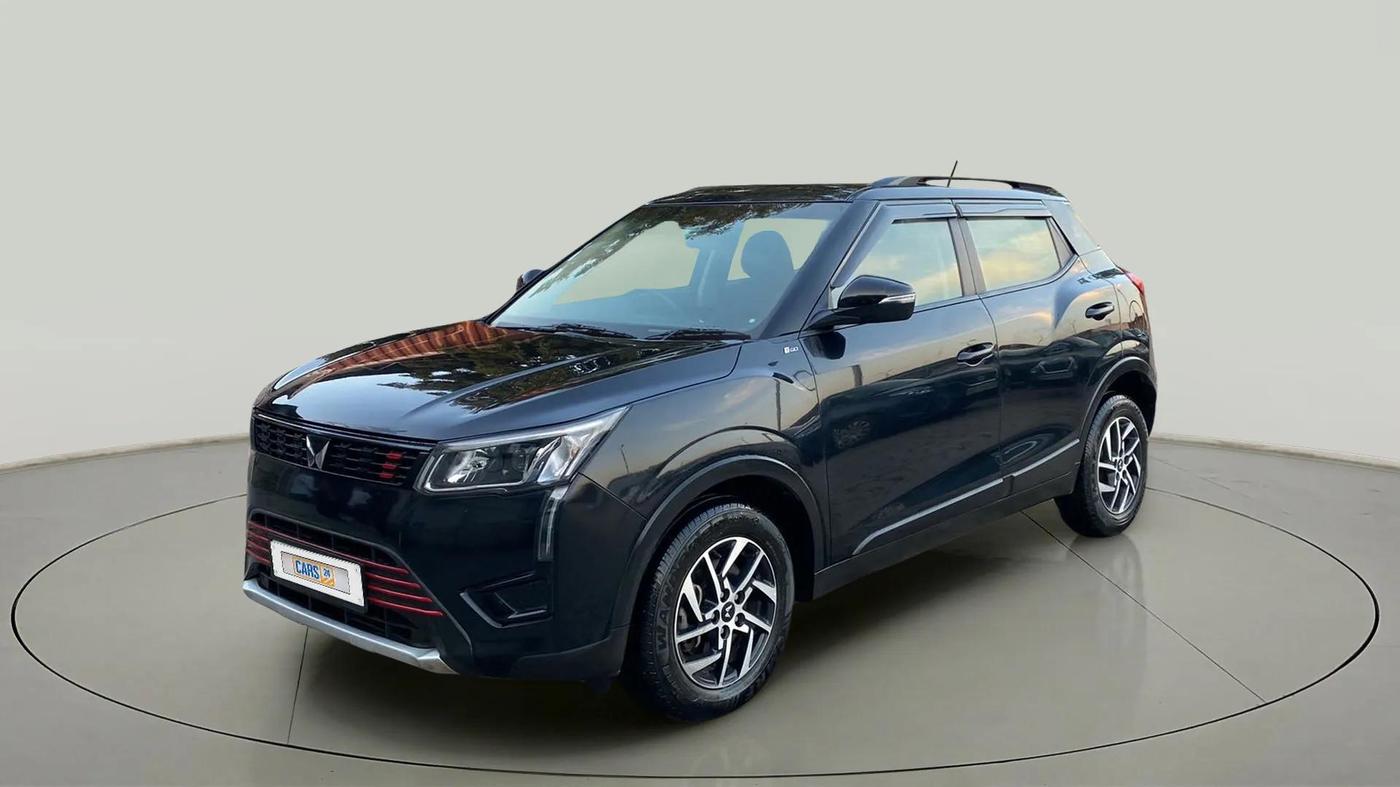 2022 Mahindra XUV300 W8 1.2 PETROL, Petrol, Manual, 59,098 km, Left Front Diagonal