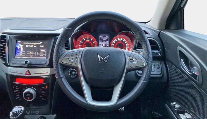 2022 Mahindra XUV300 W8 1.2 PETROL, Petrol, Manual, 58,820 km, Steering Wheel Close Up