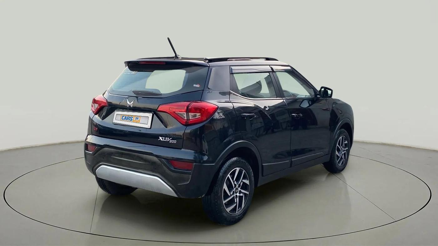 2022 Mahindra XUV300 W8 1.2 PETROL, Petrol, Manual, 59,098 km, Right Back Diagonal