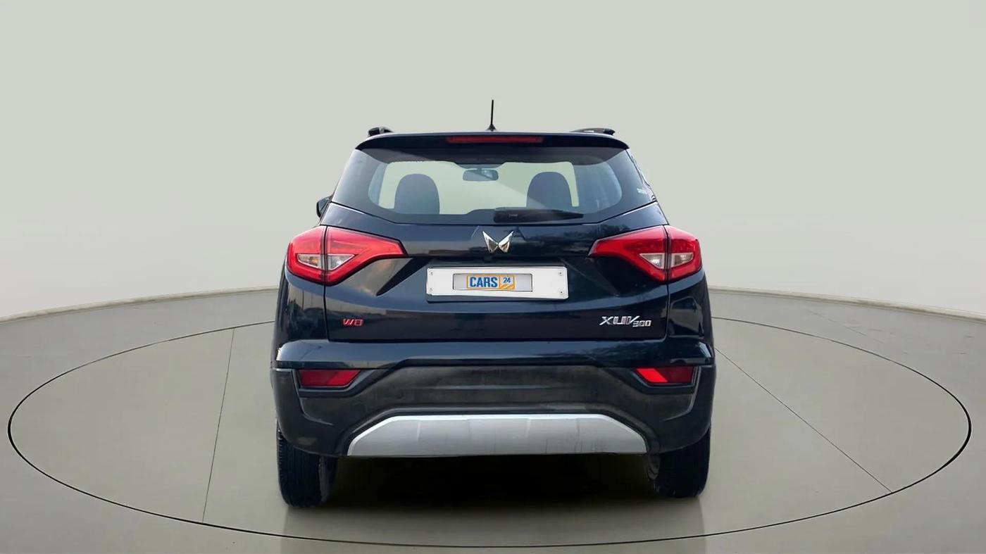 2022 Mahindra XUV300 W8 1.2 PETROL, Petrol, Manual, 59,098 km, Back/Rear