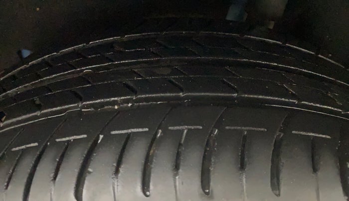 2018 Ford Ecosport TITANIUM + 1.5L PETROL AT, Petrol, Automatic, 93,998 km, Left Rear Tyre Tread