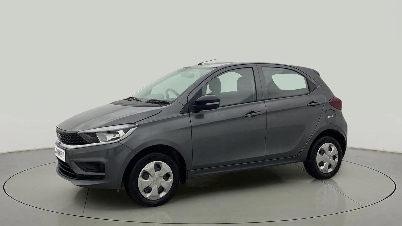 2023 Tata Tiago XT (O) PETROL, Petrol, Manual, 18,005 km, Left Front Diagonal