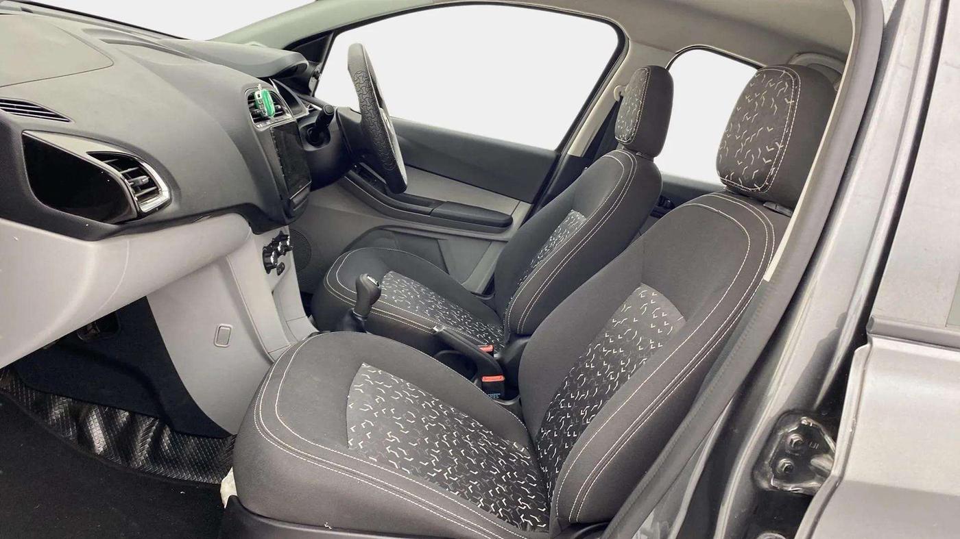 2023 Tata Tiago XT (O) PETROL, Petrol, Manual, 18,005 km, Right Side Front Door Cabin