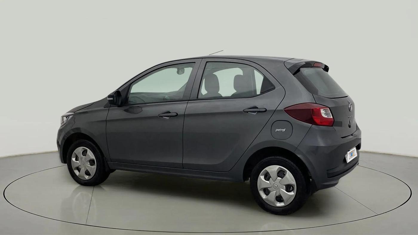2023 Tata Tiago XT (O) PETROL, Petrol, Manual, 18,005 km, Left Back Diagonal
