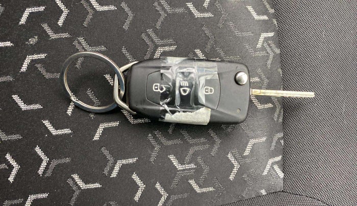 2023 Tata Tiago XT (O) PETROL, Petrol, Manual, 18,005 km, Key Close Up