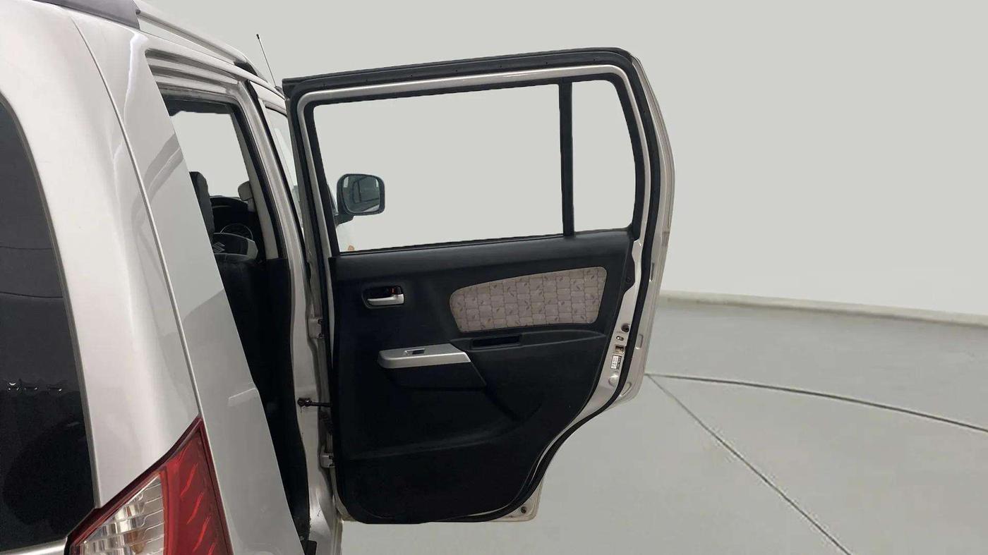2016 Maruti Wagon R 1.0 VXI AMT, CNG, Automatic, 26,452 km, RHS Rear Door