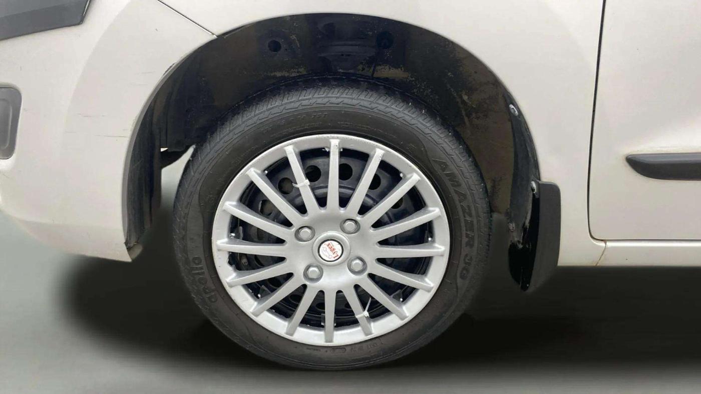 2016 Maruti Wagon R 1.0 VXI AMT, CNG, Automatic, 26,452 km, Left Front Wheel