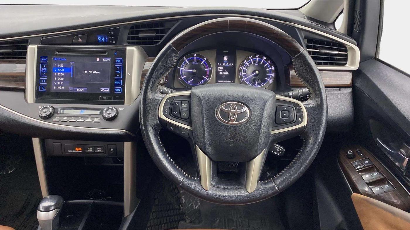 2017 Toyota Innova Crysta 2.8 ZX AT 7 STR, Diesel, Automatic, 42,037 km, Steering Wheel Close Up