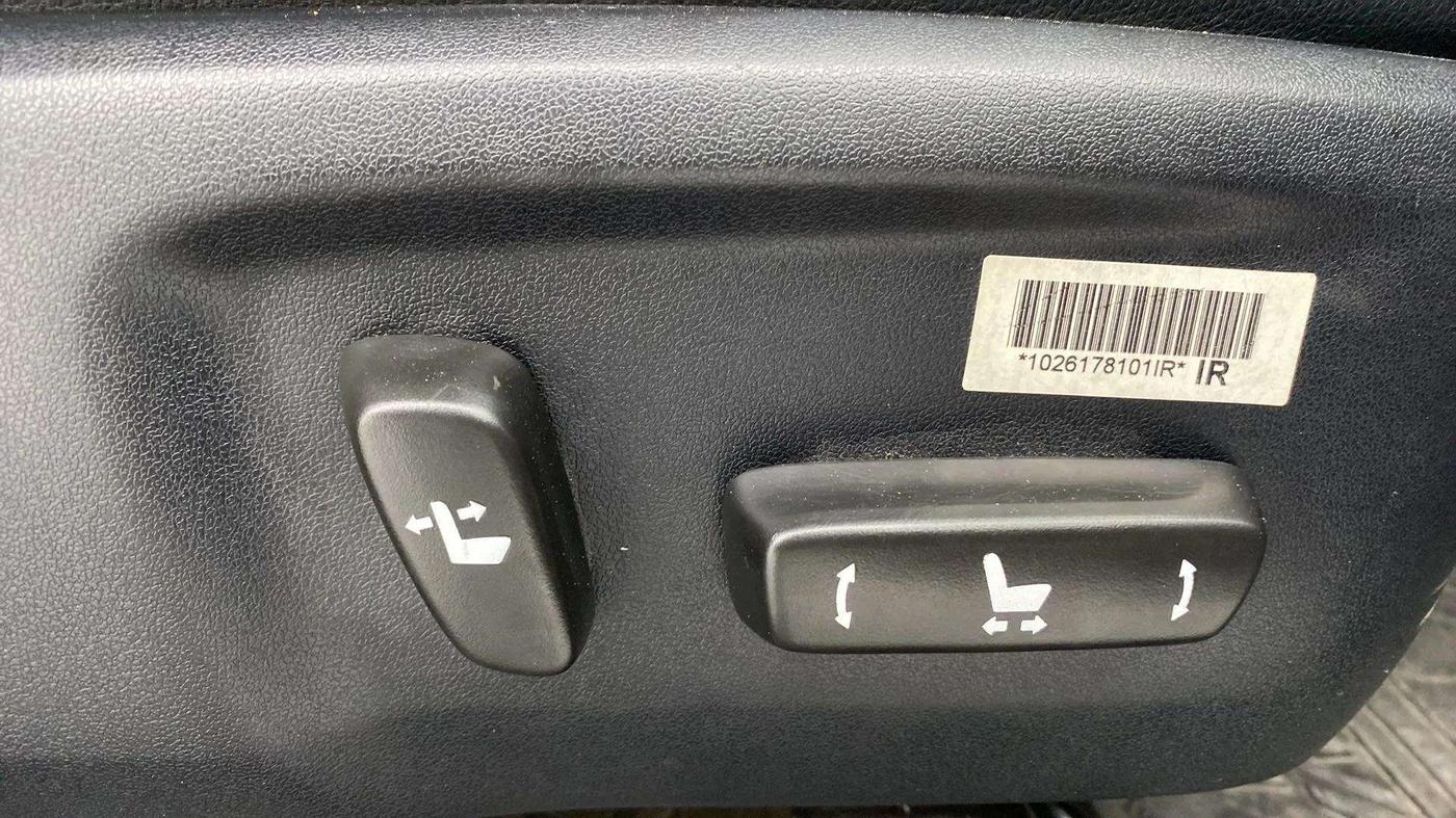 2017 Toyota Innova Crysta 2.8 ZX AT 7 STR, Diesel, Automatic, 42,037 km, Driver Side Adjustment Panel
