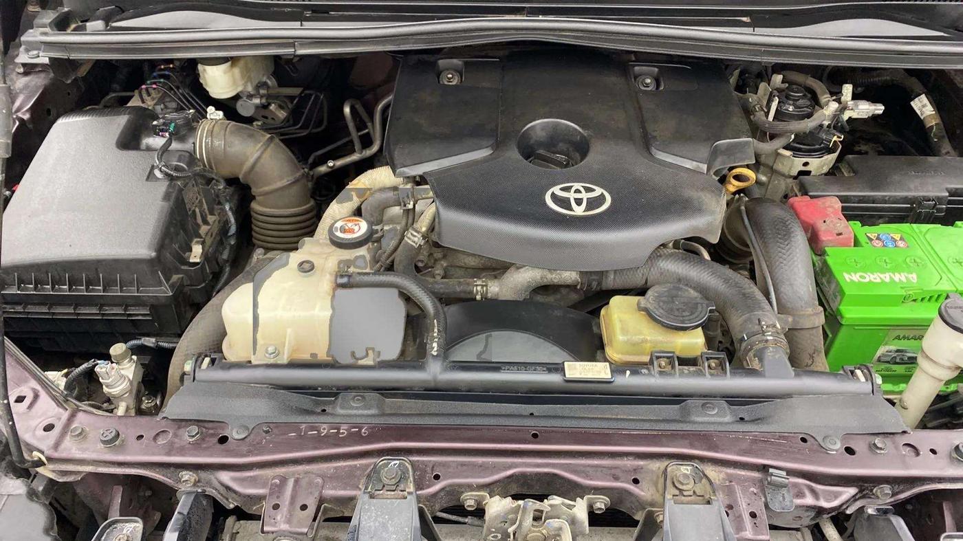 2017 Toyota Innova Crysta 2.8 ZX AT 7 STR, Diesel, Automatic, 42,037 km, Engine View