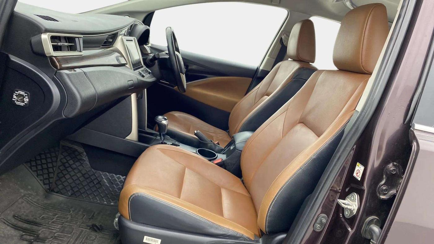 2017 Toyota Innova Crysta 2.8 ZX AT 7 STR, Diesel, Automatic, 42,037 km, Right Side Front Door Cabin