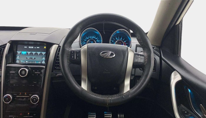 2021 Mahindra XUV500 W11, Diesel, Manual, 65,959 km, Steering Wheel Close Up