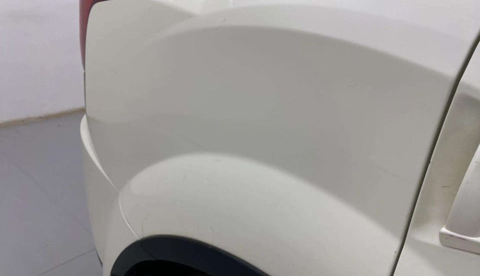 2021 Mahindra XUV500 W11, Diesel, Manual, 65,959 km, Right quarter panel - Minor scratches