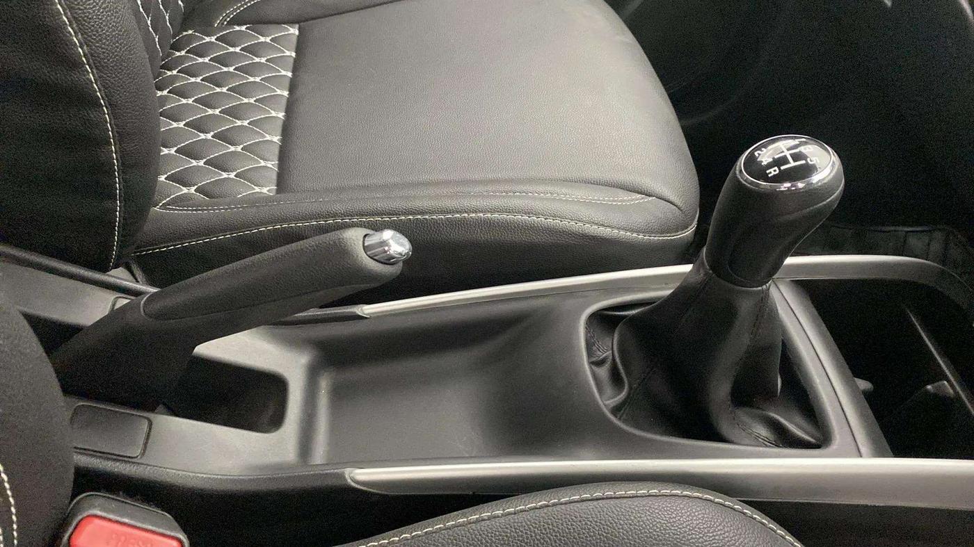 2018 Maruti Baleno DELTA PETROL 1.2, Petrol, Manual, 12,884 km, Gear Lever