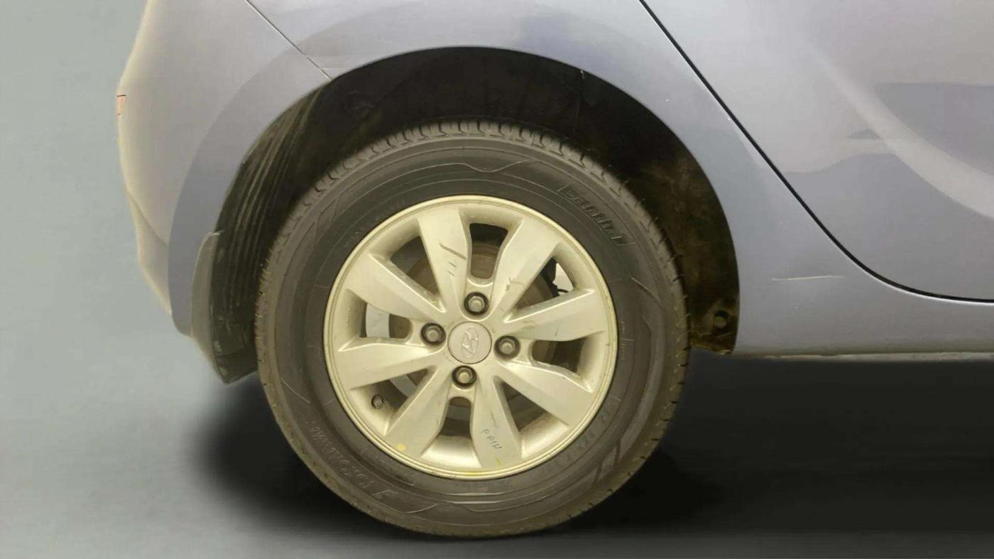 2013 Hyundai i20 ASTA (O) 1.2 WITH SUNROOF, Petrol, Manual, 32,604 km, Right Rear Wheel