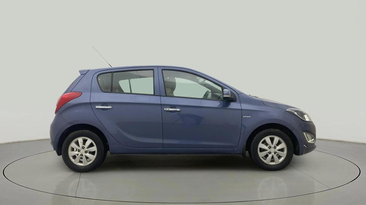 2013 Hyundai i20 ASTA (O) 1.2 WITH SUNROOF, Petrol, Manual, 32,604 km, Right Side View