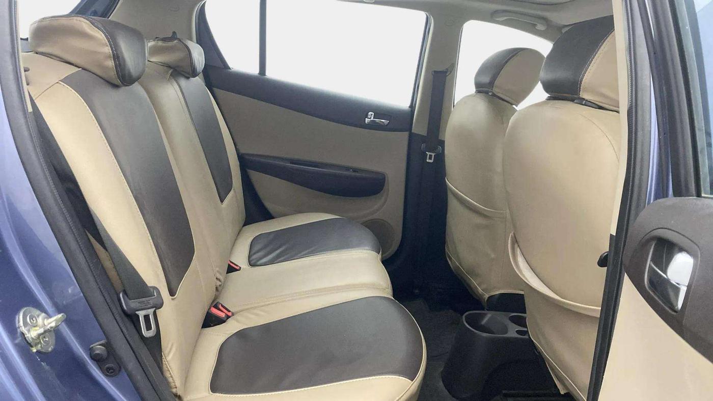 2013 Hyundai i20 ASTA (O) 1.2 WITH SUNROOF, Petrol, Manual, 32,604 km, Right Side Rear Door Cabin