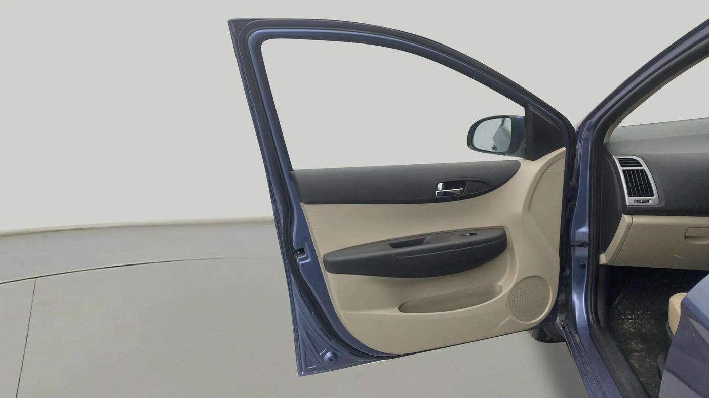 2013 Hyundai i20 ASTA (O) 1.2 WITH SUNROOF, Petrol, Manual, 32,604 km, LHS Front Door