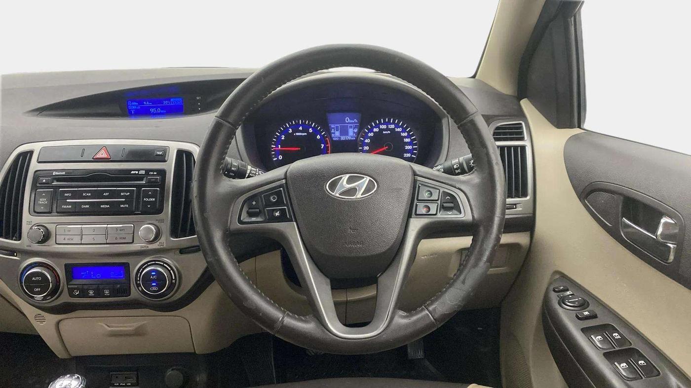 2013 Hyundai i20 ASTA (O) 1.2 WITH SUNROOF, Petrol, Manual, 32,604 km, Steering Wheel Close Up