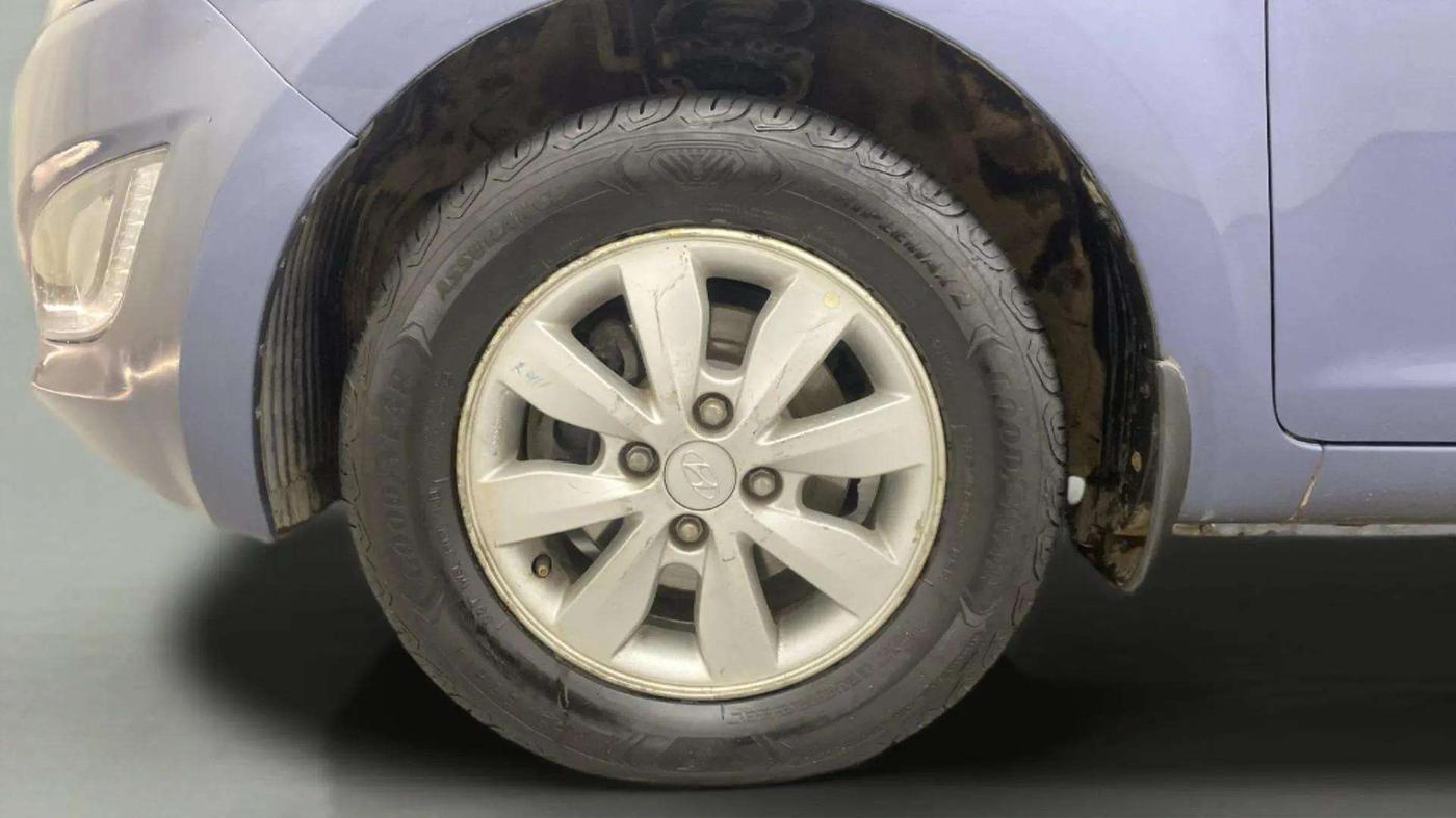 2013 Hyundai i20 ASTA (O) 1.2 WITH SUNROOF, Petrol, Manual, 32,604 km, Left Front Wheel