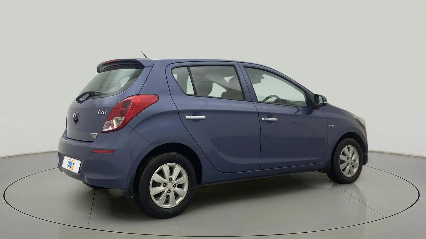 2013 Hyundai i20 ASTA (O) 1.2 WITH SUNROOF, Petrol, Manual, 32,604 km, Right Back Diagonal