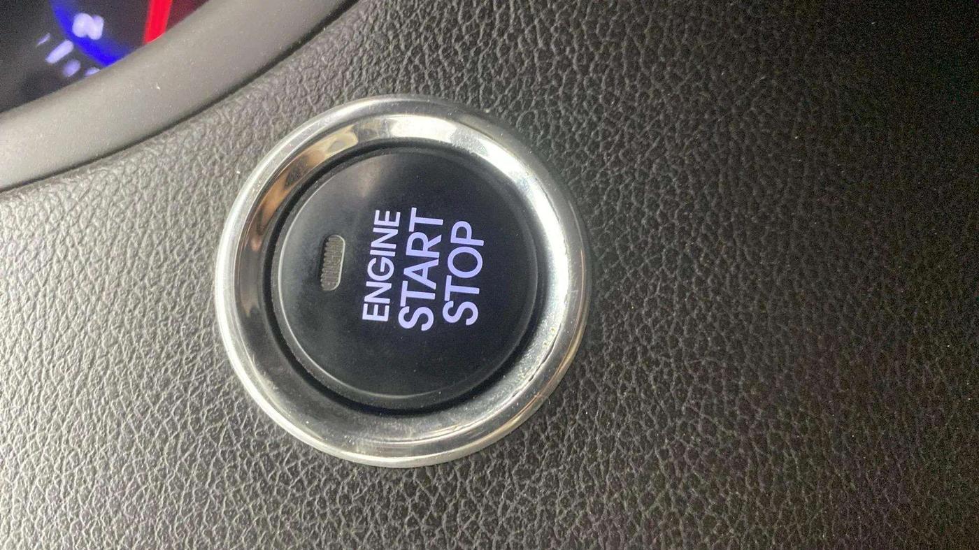 2013 Hyundai i20 ASTA (O) 1.2 WITH SUNROOF, Petrol, Manual, 32,604 km, Keyless Start/ Stop Button