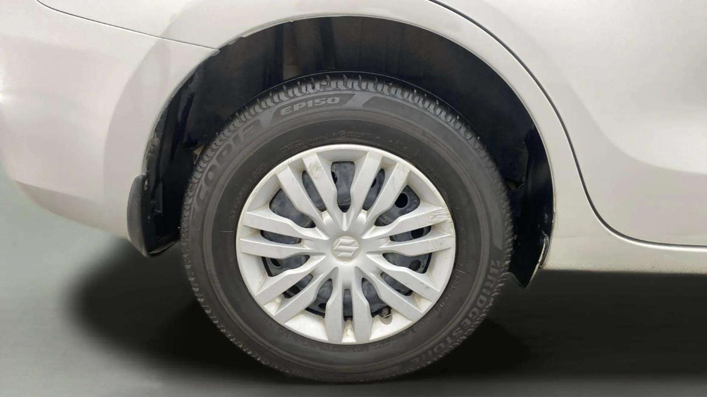 2017 Maruti Dzire VXI AMT, Petrol, Automatic, 41,685 km, Right Rear Wheel