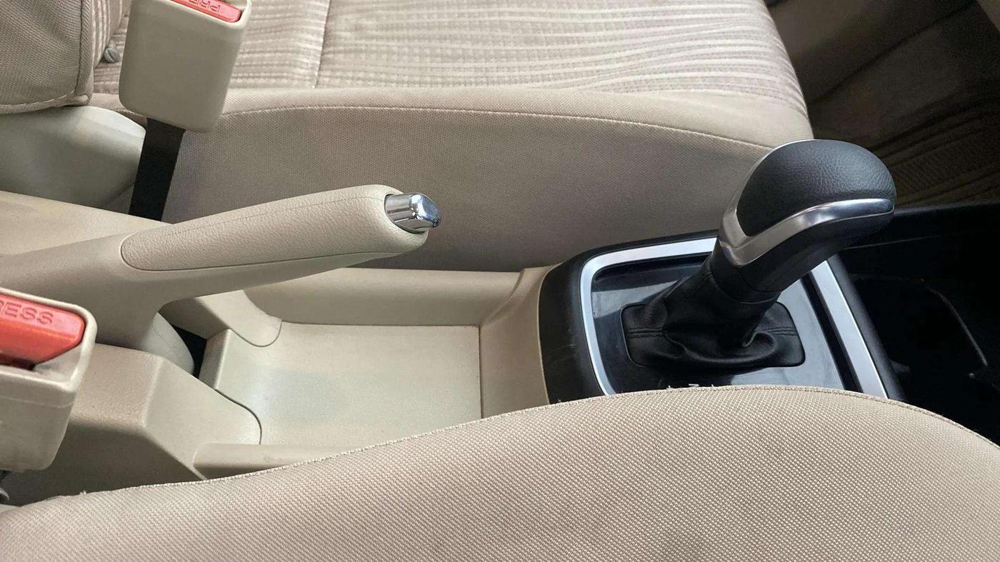 2017 Maruti Dzire VXI AMT, Petrol, Automatic, 41,685 km, Gear Lever